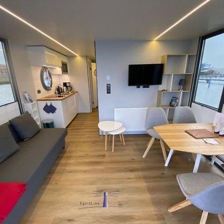 Hausboot Fjord Vela Mit Biosauna In Барт Екстериор снимка